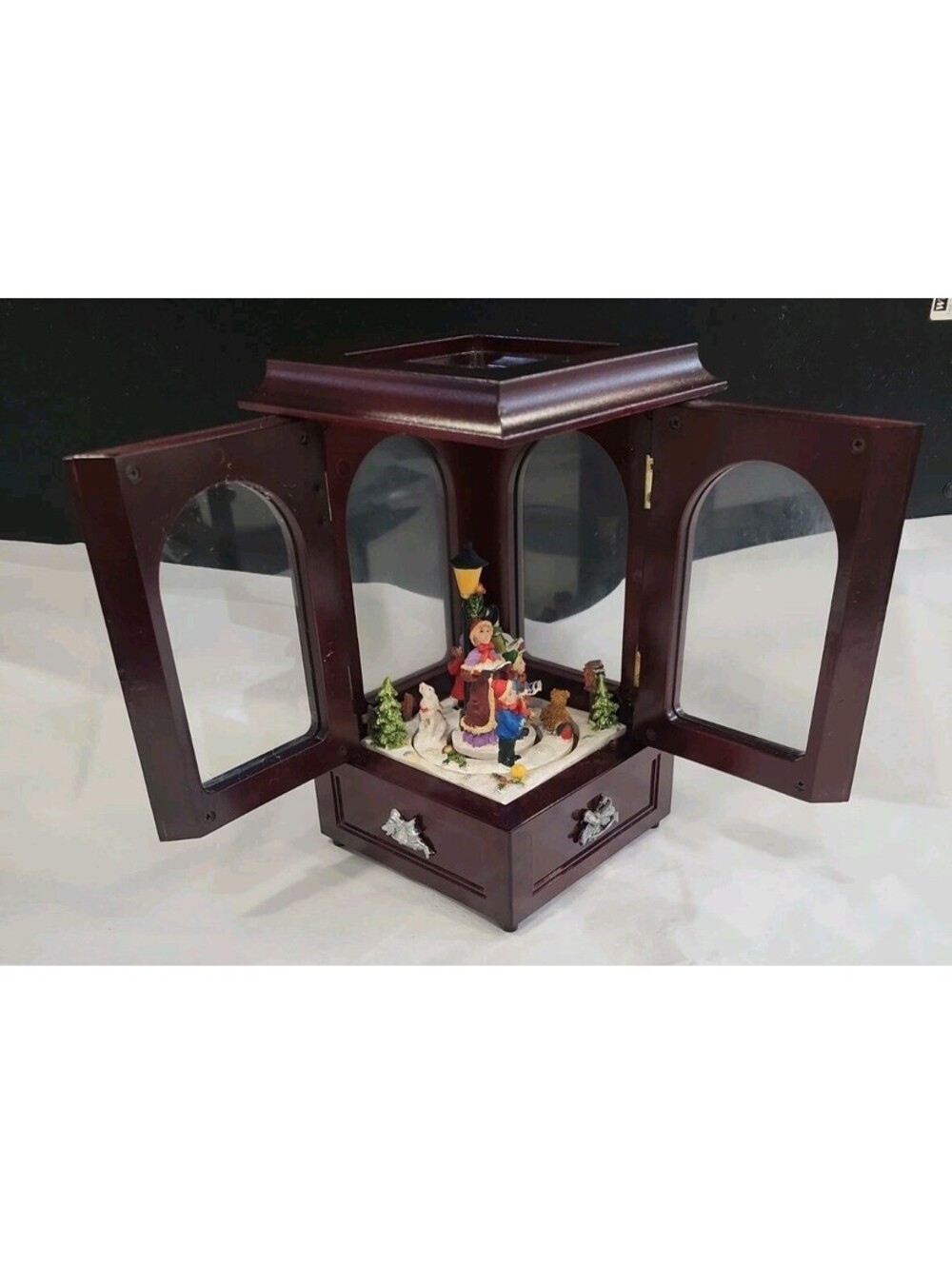 VTG Mr. Christmas "Carolers" Music Box Brown Glass Case Carolers Rotate